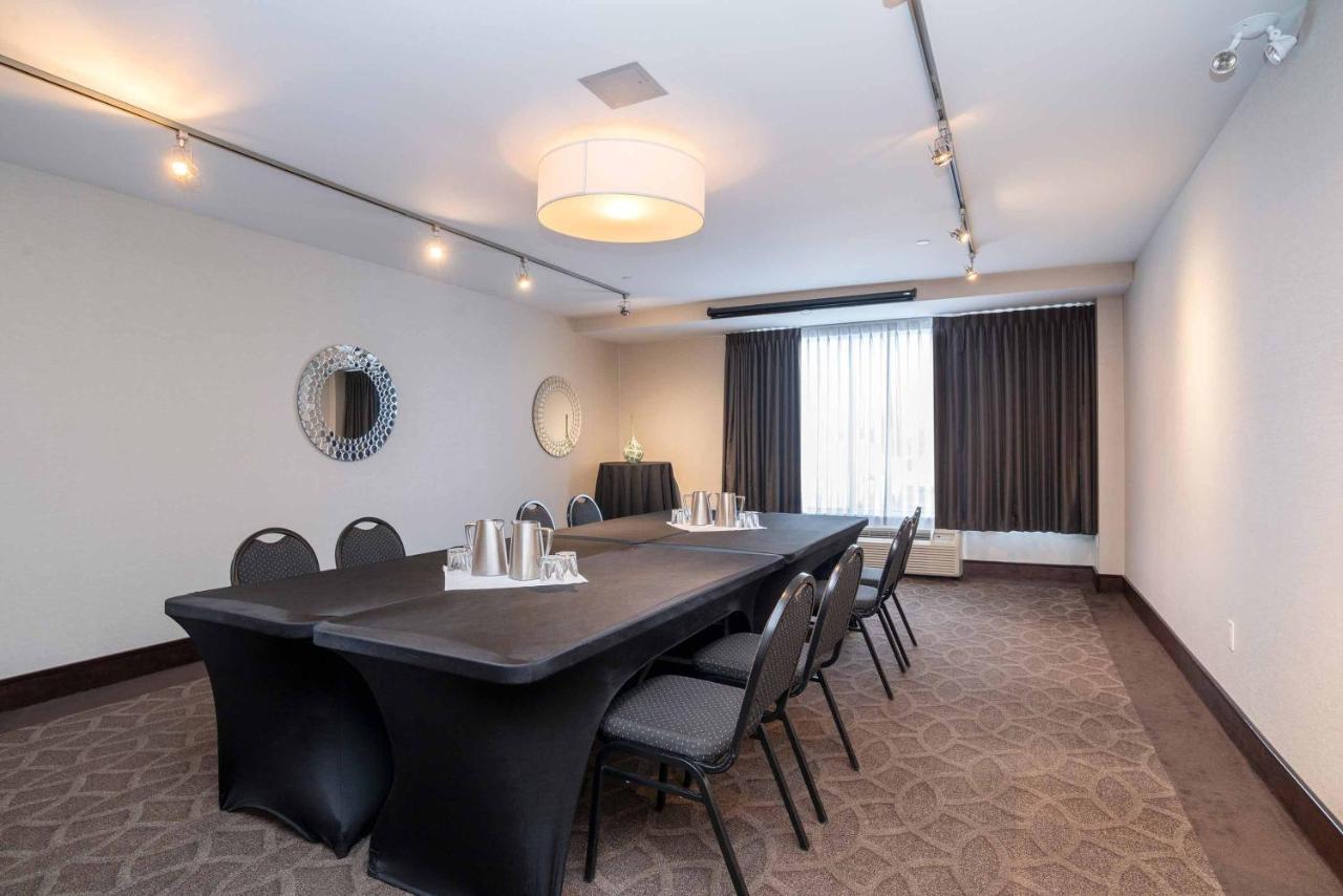Sandman Hotel & Suites Calgary South Exteriér fotografie