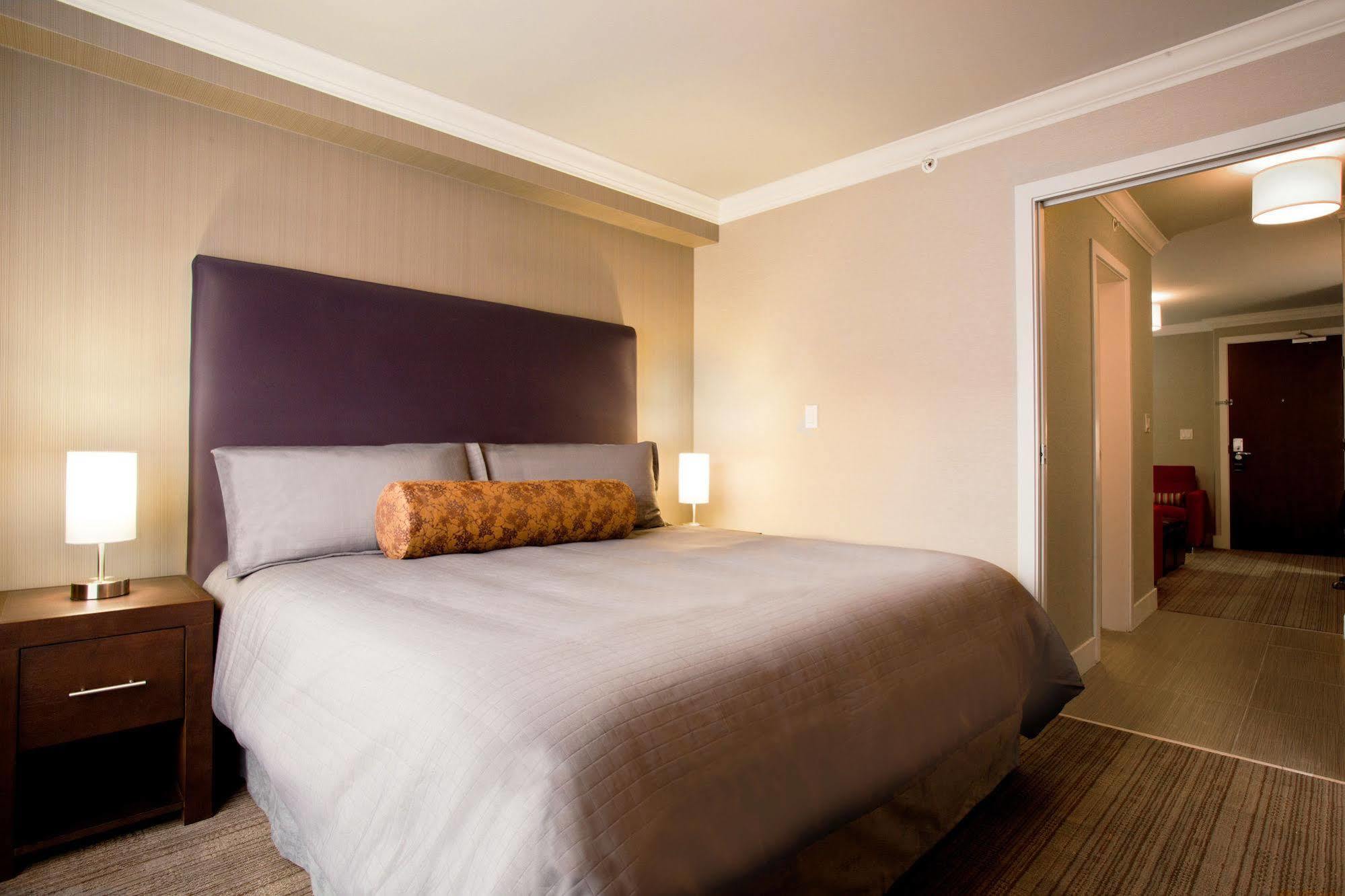 Sandman Hotel & Suites Calgary South Exteriér fotografie